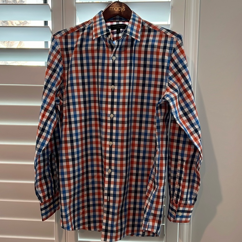 Me s long sleeve dress shirt like new! Not needed!